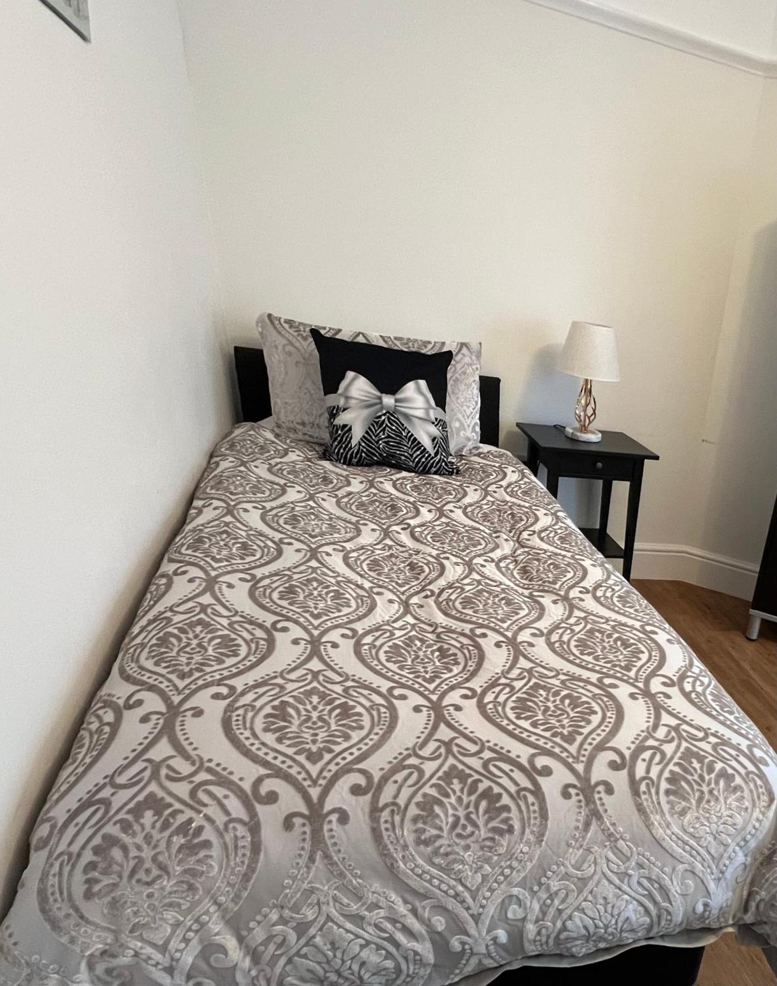 Large Family-Friendly 2Bd Glastonbury Retreat, Sleeps 5 Экстерьер фото