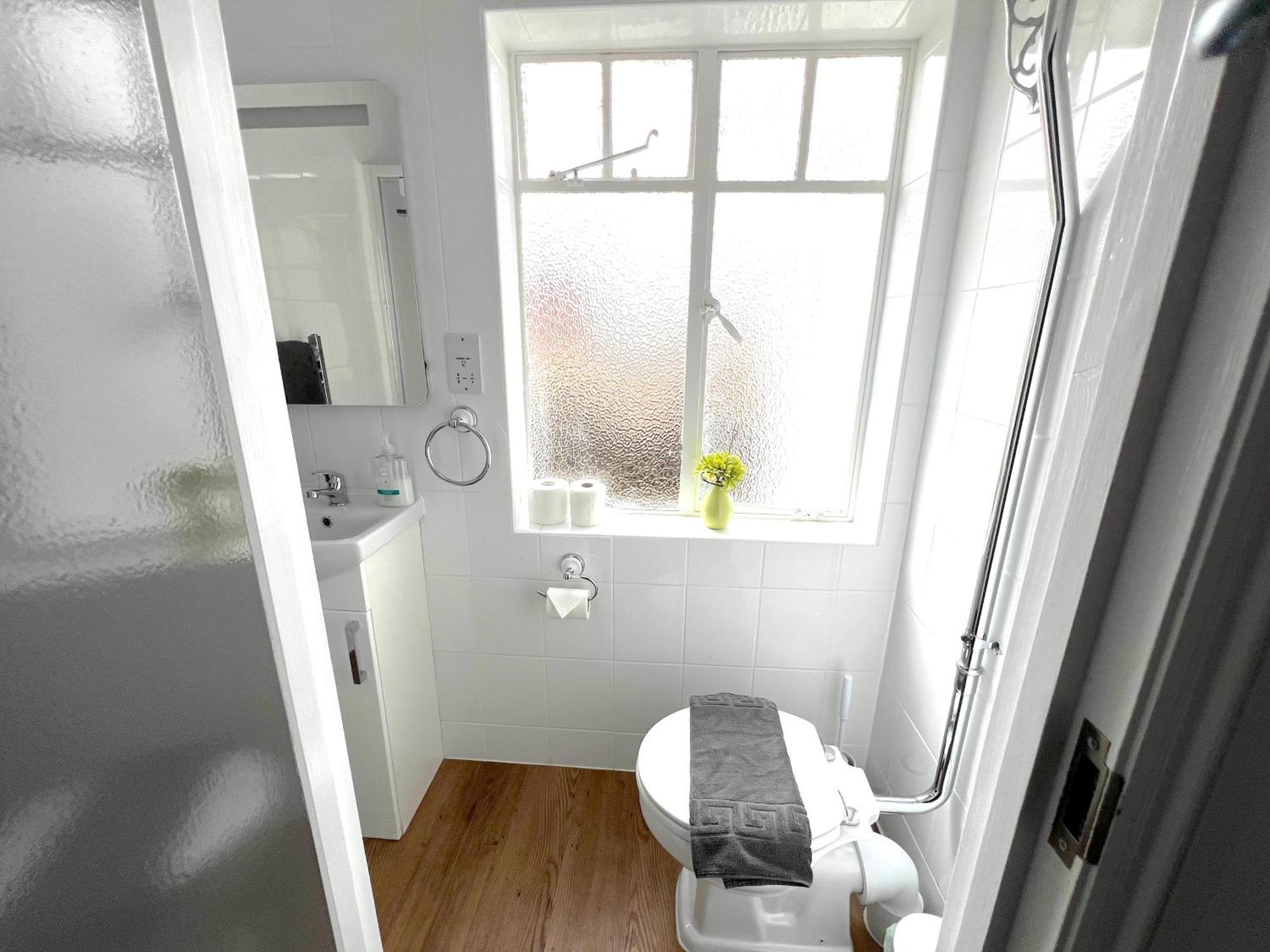 Large Family-Friendly 2Bd Glastonbury Retreat, Sleeps 5 Экстерьер фото