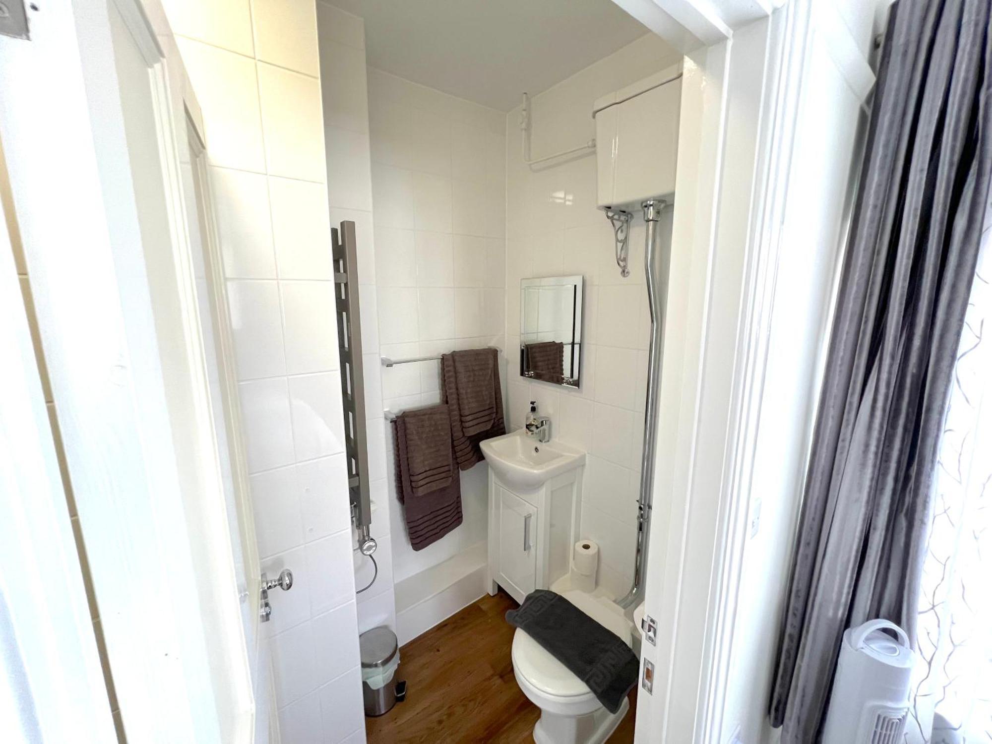 Large Family-Friendly 2Bd Glastonbury Retreat, Sleeps 5 Экстерьер фото